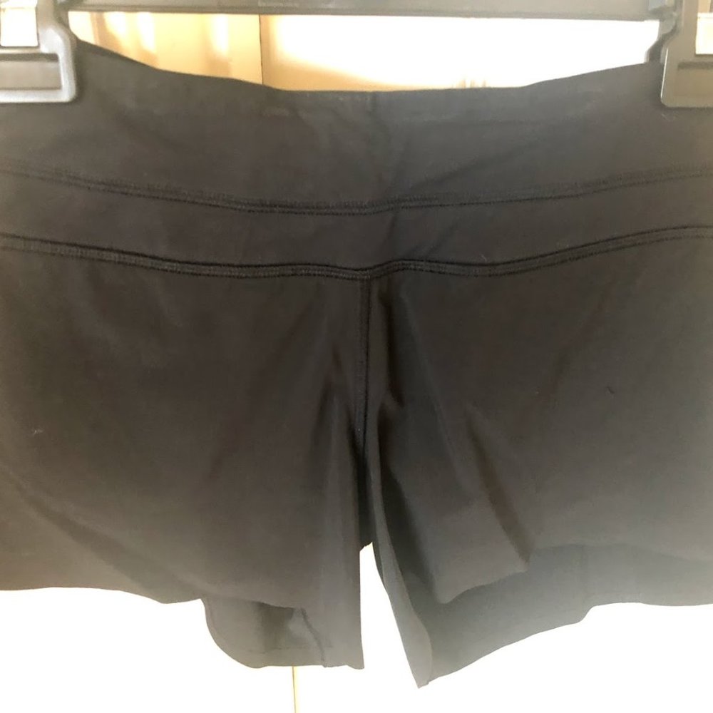 Lululemon shorts size 4